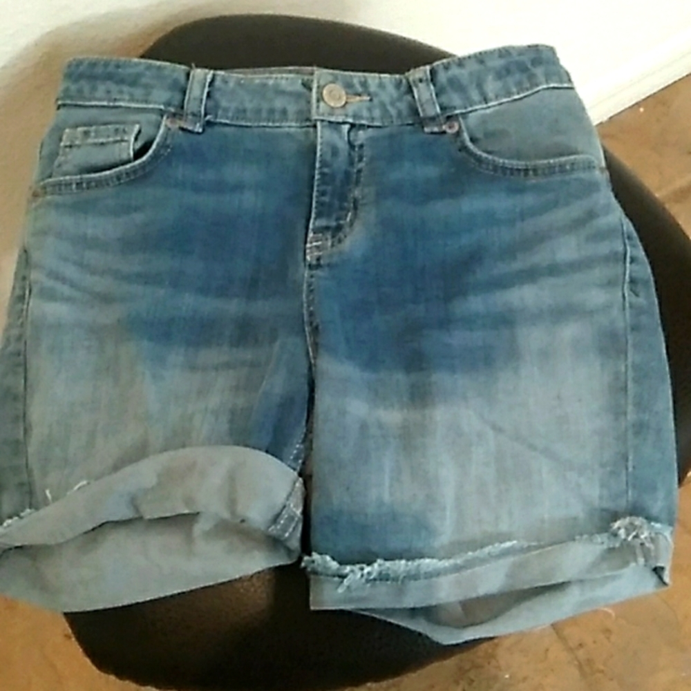 Cat and jack Jean shorts are super stretch and super elastic, are adjustable